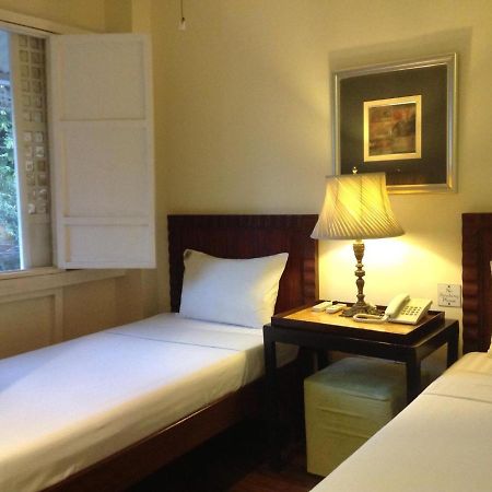 マカティ ラ カシータ メルセデス Bed & Breakfast エクステリア 写真