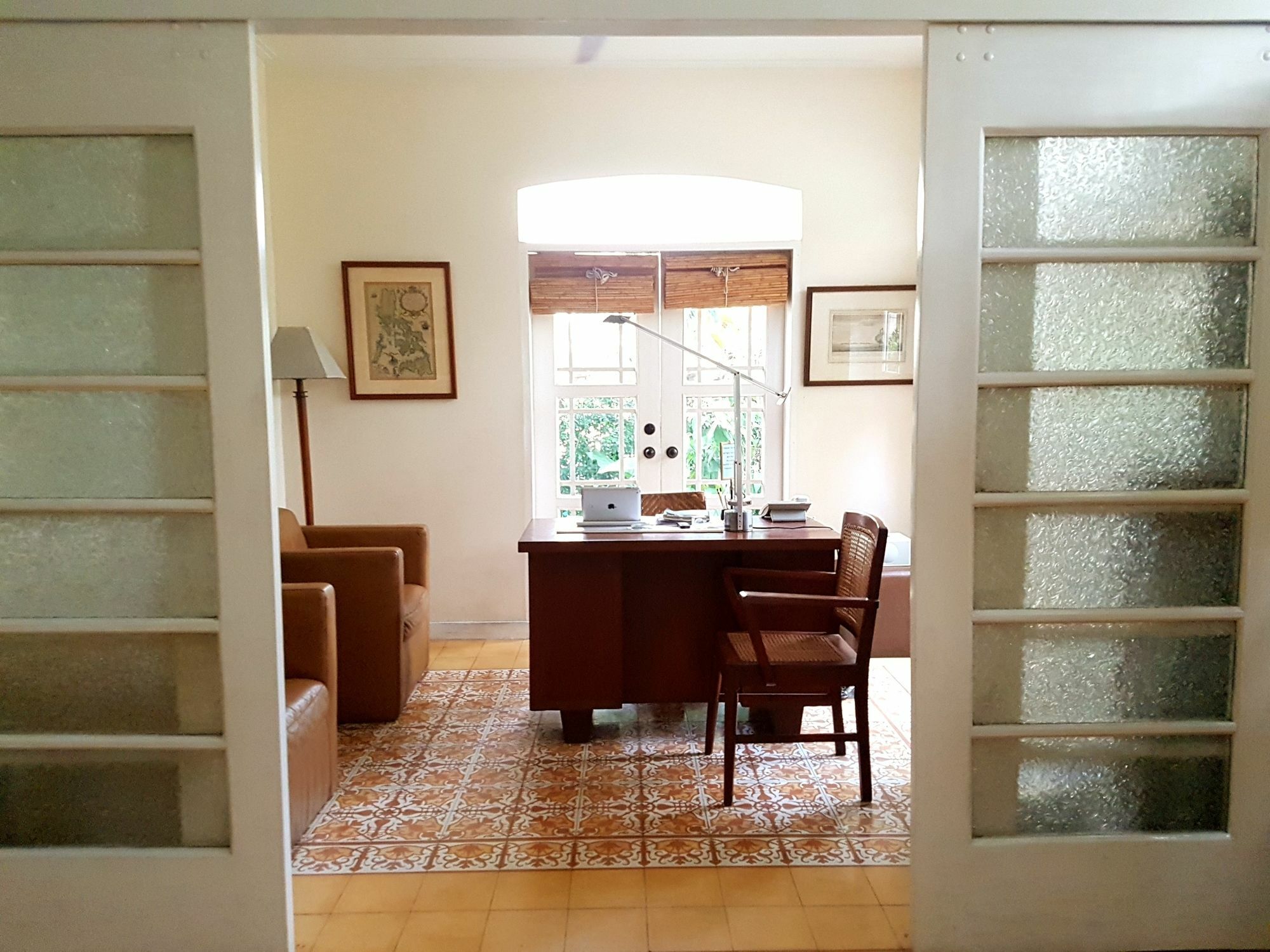 マカティ ラ カシータ メルセデス Bed & Breakfast エクステリア 写真