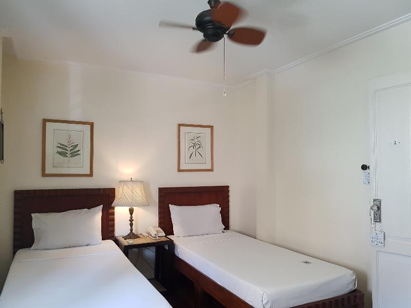 マカティ ラ カシータ メルセデス Bed & Breakfast エクステリア 写真